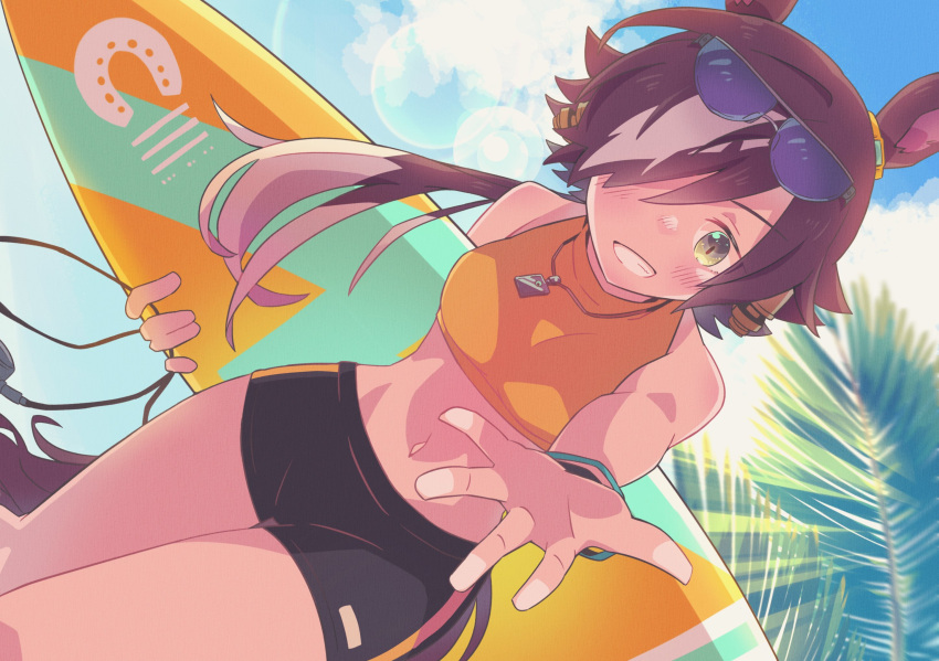 1girl alcohol animal_ears bare_shoulders bike_shorts black_footwear blush breasts brown_hair cloud crop_top day eyewear_on_head from_below grin hair_over_one_eye highres holding holding_surfboard horse_ears horse_girl horse_tail jewelry lens_flare long_hair looking_at_viewer looking_down low_ponytail maru_(hachi_47923) midriff navel open_mouth outdoors outstretched_arm palm_tree pendant reaching reaching_towards_viewer shirt sleeveless sleeveless_shirt small_breasts smile solo standing sunglasses surfboard tail tree umamusume vodka_(umamusume) wristband yellow_eyes