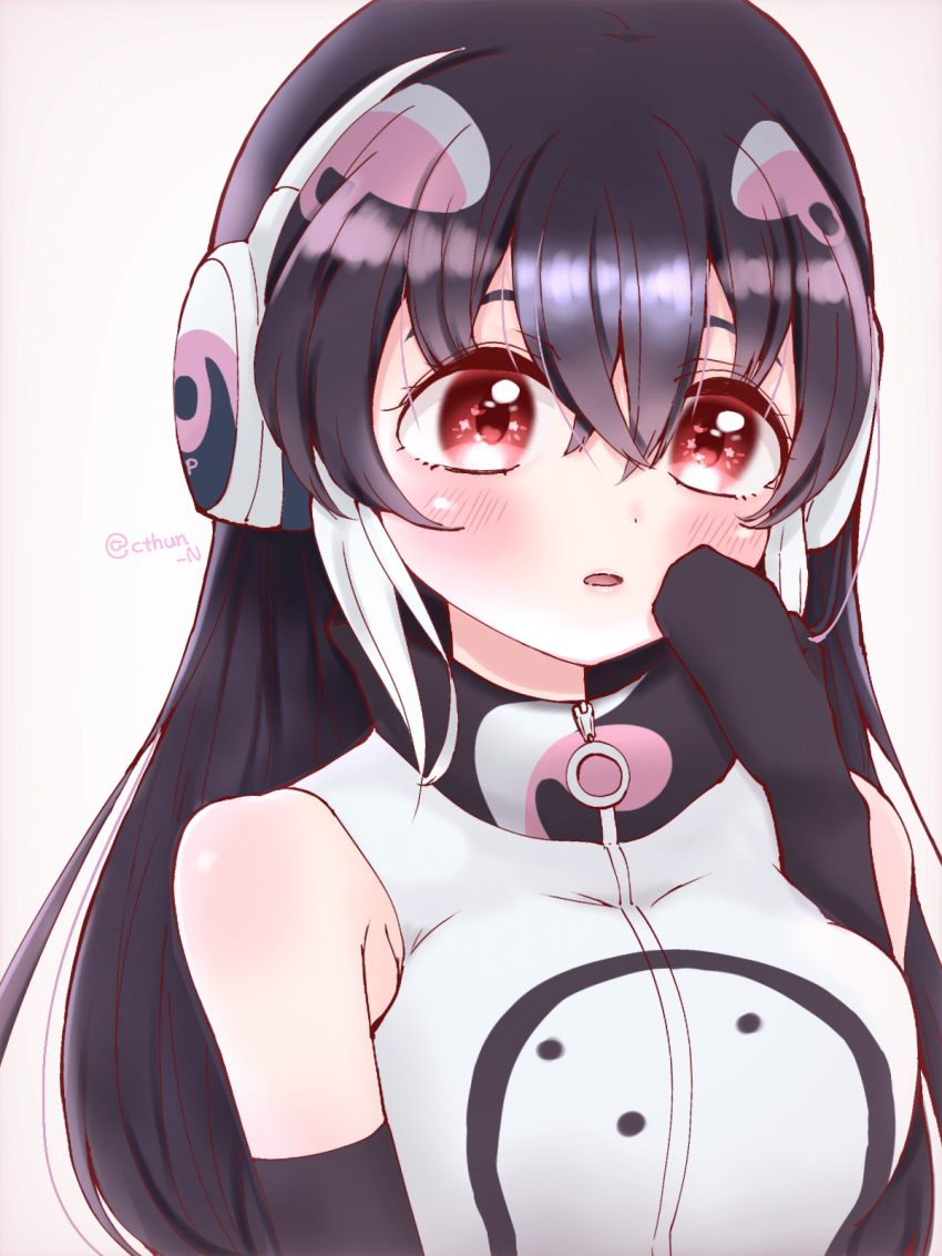 1girl african_penguin_(kemono_friends) bare_shoulders black_hair cthun_n elbow_gloves gloves grey_background headphones highres hood hoodie kemono_friends kemono_friends_v_project long_hair multicolored_hair pink_hair red_eyes simple_background sleeveless solo straight_hair upper_body virtual_youtuber white_hair zipper