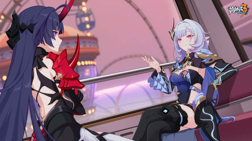 2girls amusement_park arm_support armor back black_gloves black_thighhighs blue_hair breasts chinese_commentary cleavage crossed_arms crossed_legs ferris_wheel_interior gloves herrscher_of_corruption highres honkai_(series) honkai_impact_3rd horns japanese_armor japanese_clothes large_breasts long_hair looking_at_another multiple_girls official_alternate_costume official_art official_wallpaper parted_lips pointy_ears purple_eyes raiden_mei raiden_mei_(herrscher_of_thunder) red_horns single_glove sitting talking thighhighs upper_body very_long_hair