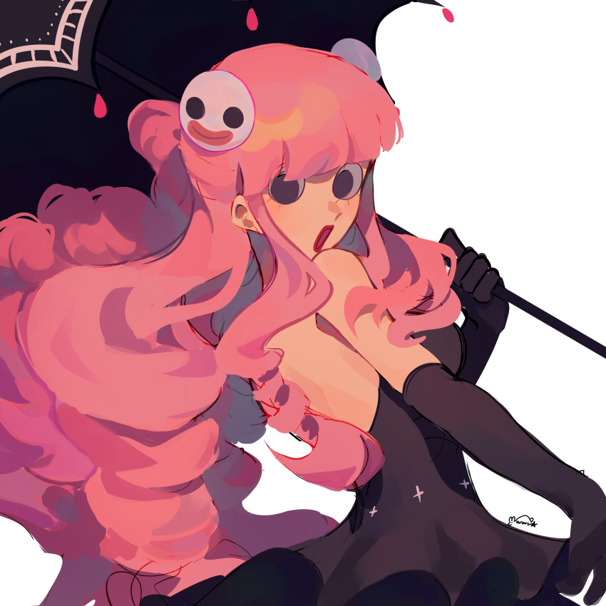 1girl :o absurdres bare_shoulders black_dress black_eyes black_gloves black_umbrella breasts dress elbow_gloves from_side gloves grey_background hand_up highres holding holding_umbrella large_breasts long_hair looking_at_viewer looking_to_the_side mararu one_piece perona pink_hair red_lips signature simple_background solo umbrella