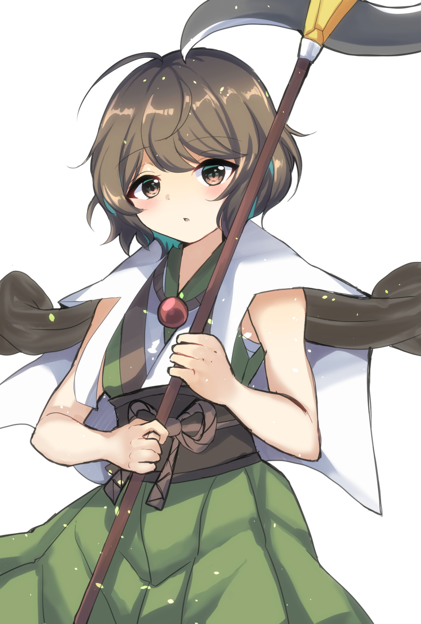 1other androgynous bow brown_bow brown_eyes brown_hair brown_sash chest_sarashi commentary_request eyelashes green_kimono highres holding holding_polearm holding_weapon jacket jacket_on_shoulders japanese_clothes jewelry kimono len'en light_blush looking_at_viewer loose_hair_strand necklace ogata_garaiya ougi_hina parted_lips polearm sarashi short_hair sleeveless sleeveless_kimono solo waist_bow weapon white_background white_jacket
