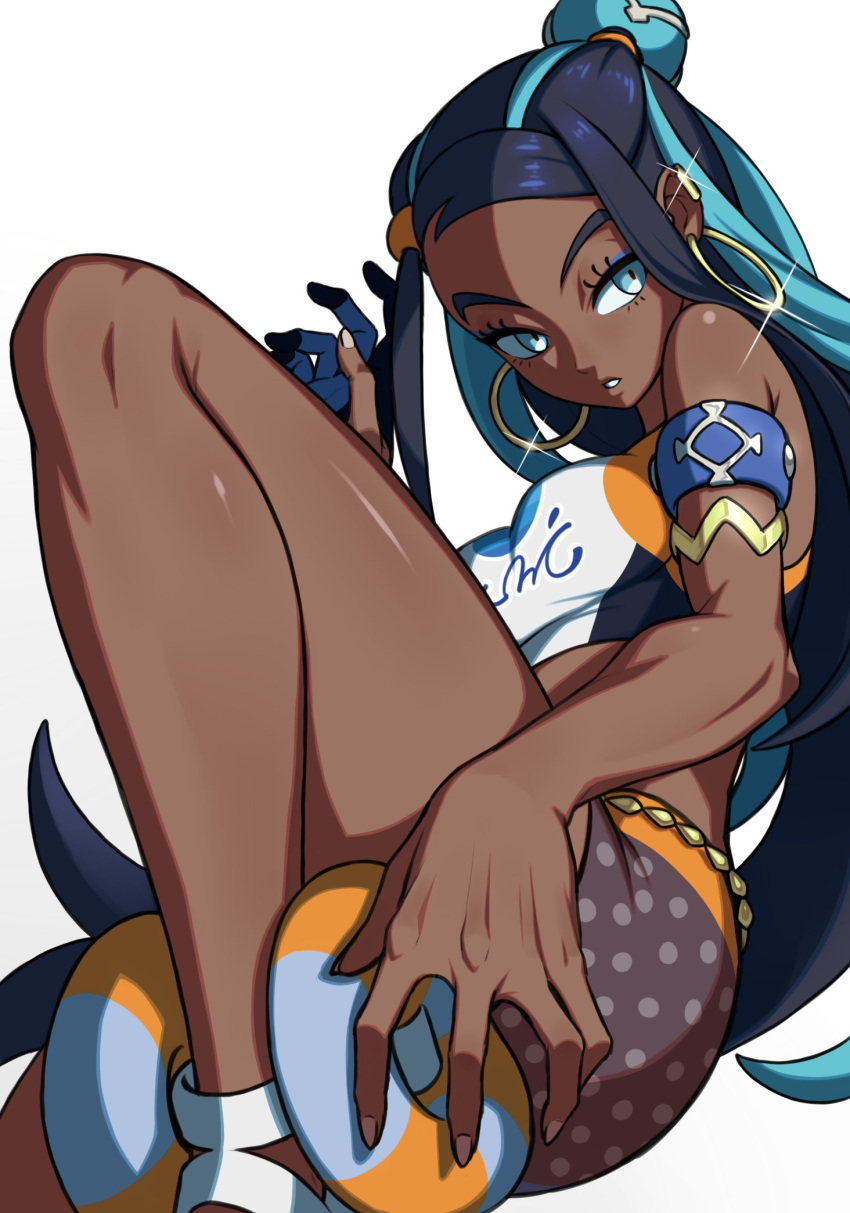 1girl aqua_eyes aqua_hair armlet belly_chain bike_shorts bite_addict black_hair blue_eyeshadow commentary_request dark-skinned_female dark_skin earclip earrings eyelashes eyeshadow from_below glint gloves hair_bun hand_up highres hoop_earrings jewelry knees long_hair makeup multicolored_hair nessa_(pokemon) parted_lips partially_fingerless_gloves pokemon pokemon_(game) pokemon_swsh sandals shiny_skin simple_background single_glove single_hair_bun solo two-tone_hair white_background white_footwear