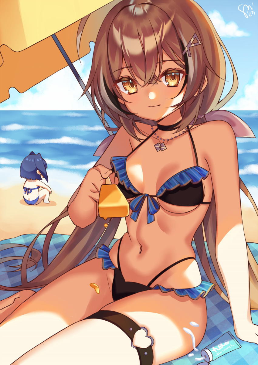 2girls ahoge bikini black_hair blue_bikini blue_hair breasts brown_eyes brown_hair hair_between_eyes hair_ornament highres hololive hololive_english long_hair looking_at_viewer low_twintails multicolored_hair multiple_girls nanashi_mumei navel ouro_kronii small_breasts smile solo_focus streaked_hair swimsuit twintails very_long_hair virtual_youtuber watashishi white_hair