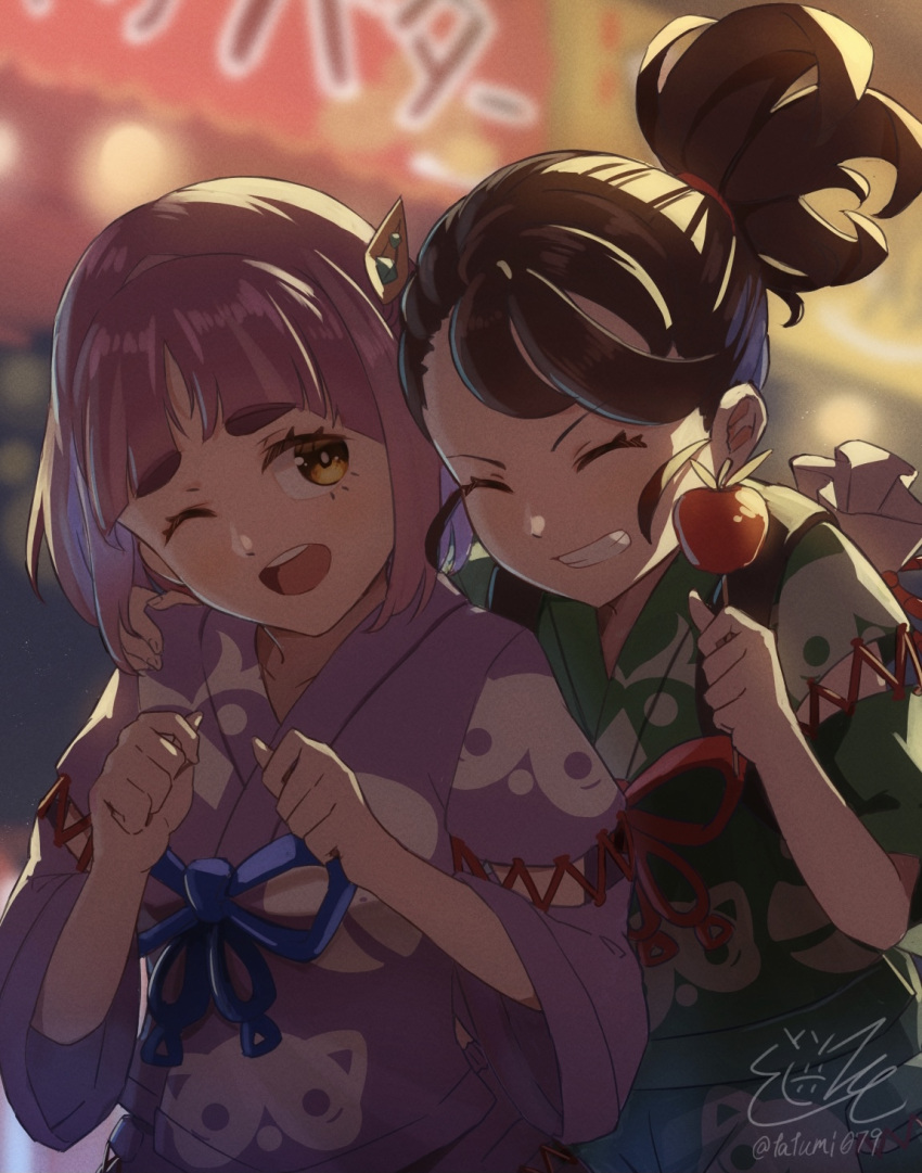 2girls arched_bangs blue_bow blurry blurry_background bow brown_hair closed_eyes commentary_request eyelashes green_shirt grin hair_ornament hand_up happy highres holding holding_skewer japanese_clothes juliana_(pokemon) kimono lacey_(pokemon) multiple_girls night one_eye_closed open_mouth outdoors pokemon pokemon_(game) pokemon_sv purple_kimono shirt short_ponytail signature skewer smile tatsumi_(panneko) teeth tongue upper_teeth_only