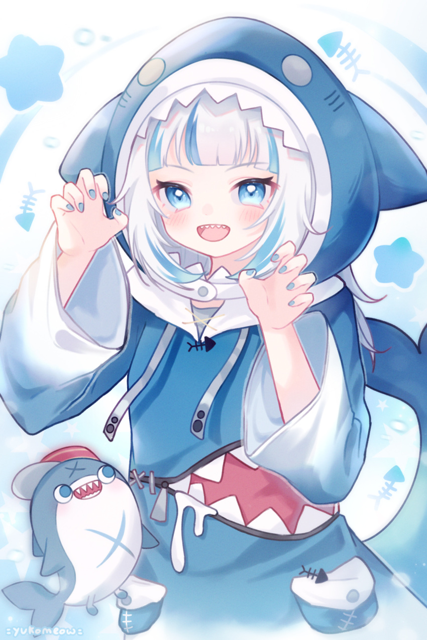 1girl animal_hood bloop_(gawr_gura) blue_background blue_eyes blue_hair blue_hoodie blue_nails blunt_bangs blush bubble cabbie_hat collar english_commentary eyelashes fins fish_bone fish_bone_print fish_tail gawr_gura gawr_gura_(1st_costume) gills grey_eyes hat highres hololive hololive_english hood hood_up hoodie long_sleeves looking_at_another looking_at_viewer medium_hair multicolored_hair nail_polish open_mouth paw_pose pocket red_headwear shark_girl shark_hood shark_tail sharp_teeth smile solid_circle_eyes star_(symbol) streaked_hair tail teeth tsurime two-tone_sleeves upper_body upper_teeth_only v-shaped_eyebrows virtual_youtuber white_collar white_hair white_sleeves wide_sleeves yukomeow