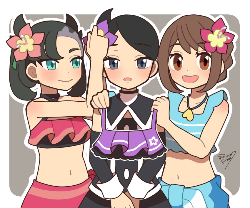 3girls aqua_eyes asymmetrical_bangs black_hair brown_eyes brown_hair commentary_request flower gloria_(pokemon) gloria_(summer_2021)_(pokemon) grey_background grey_eyes hair_flower hair_ornament halterneck hibiscus highres jewelry kokashiho mai_(pokemon) marnie_(pokemon) marnie_(summer_2021)_(pokemon) medium_hair midriff multiple_girls navel necklace official_alternate_costume open_mouth parted_bangs pokemon pokemon_legends:_arceus pokemon_masters_ex short_hair simple_background smile swept_bangs teeth upper_teeth_only