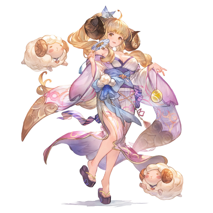 1girl ahoge alternate_hairstyle anila_(granblue_fantasy) anila_(yukata)_(granblue_fantasy) belly_chain blonde_hair blunt_bangs blush bow breasts cleavage curled_horns draph granblue_fantasy hand_fan horns japanese_clothes jewelry kimono large_breasts long_hair looking_at_viewer minaba_hideo obi off_shoulder official_art open_mouth ribbon sash sheep_horns short_eyebrows smile solo thick_eyebrows transparent_background very_long_hair white_bow white_kimono white_ribbon wide_sleeves yellow_eyes yukata