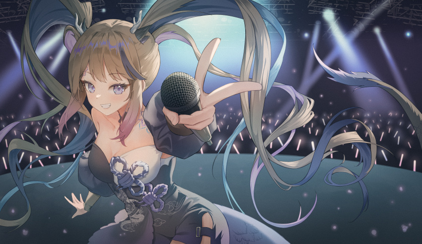 1girl absurdres airi_kanna blue_hair breasts brown_hair cleavage dress forehead_tattoo glowstick grin highres holding holding_microphone jasmin long_hair looking_at_viewer microphone multicolored_hair outstretched_arm penlight_(glowstick) purple_eyes quad_tails reaching reaching_towards_viewer shoulder_tattoo sidelocks small_horns smile solo stage stage_lights stellive tattoo v virtual_youtuber