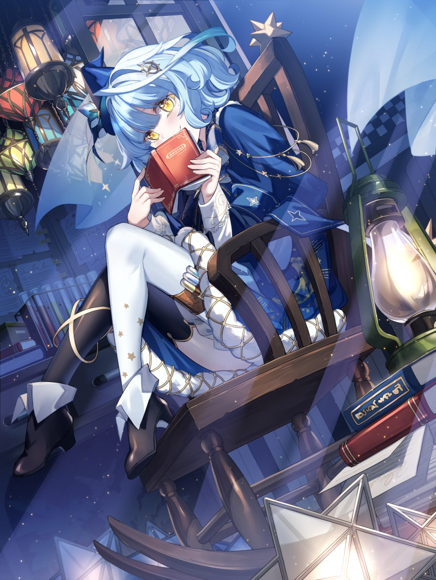 1girl :&gt; ahoge ass asymmetrical_legwear black_footwear black_thighhighs blue_cape blue_dress blue_hair book book_stack cape chair commentary_request covering_mouth curtains desk dress full_body high_heels highres hizuki_miya holding holding_book indoors iriam knee_up lantern light_blue_hair long_sleeves looking_at_viewer mismatched_legwear night night_sky official_art open_window paper_stack rocking_chair short_hair sky smile solo test_tube thigh_strap thighhighs trystar virtual_youtuber white_thighhighs window yellow_eyes yoruno_sayu