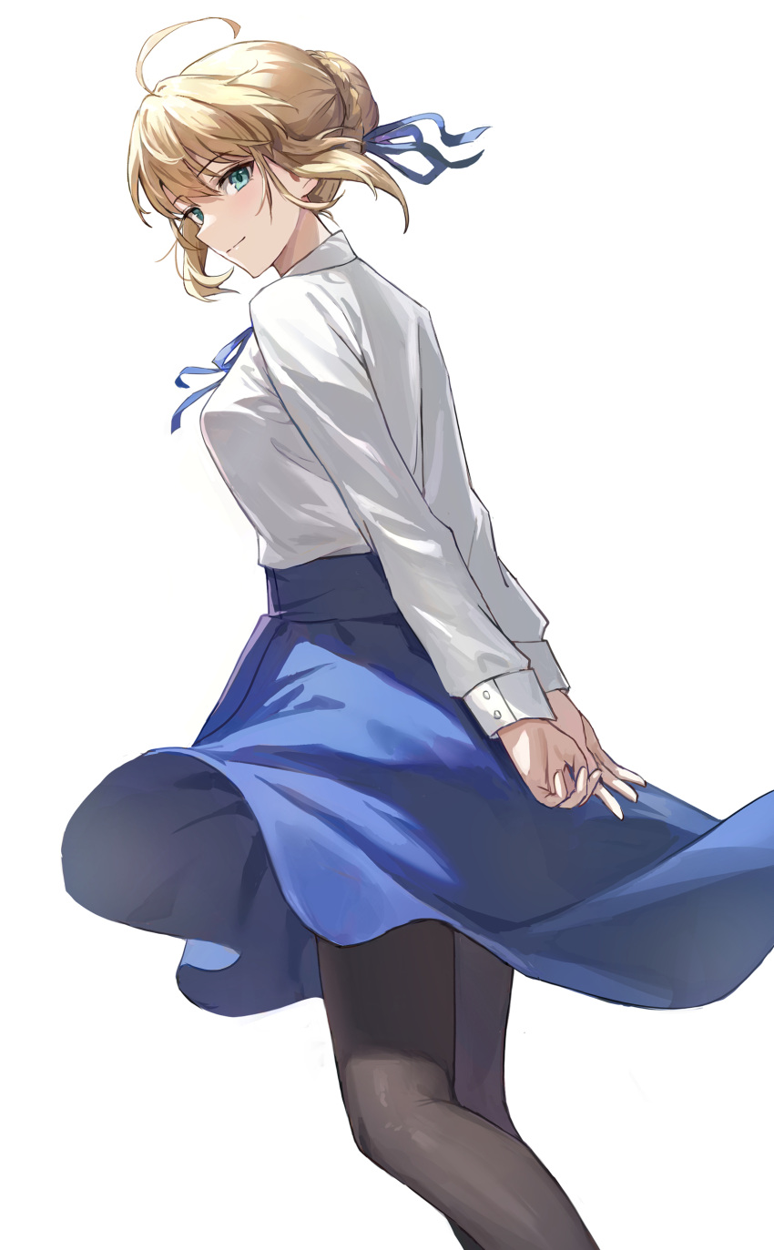 1girl absurdres ahoge artoria_pendragon_(fate) black_pantyhose blonde_hair blue_ribbon blue_skirt fate_(series) green_eyes hair_between_eyes hair_ribbon highres kuza_brs long_sleeves looking_at_viewer neck_ribbon pantyhose ribbon saber shirt simple_background skirt smile solo white_background white_shirt