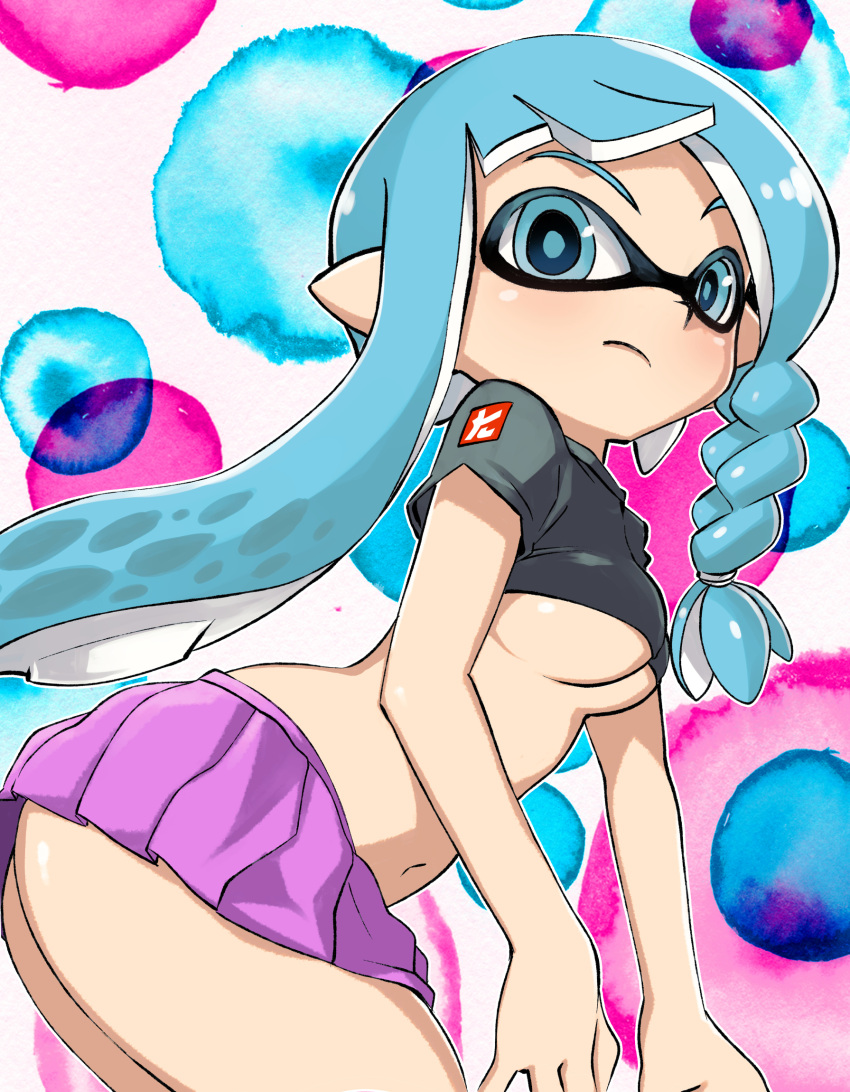 1girl asymmetrical_hair black_shirt blue_pupils braid breasts closed_mouth cropped_shirt frown highres inkling inkling_girl light_brown_hair long_hair medium_breasts miniskirt muramasa_mikado navel pleated_skirt pointy_ears purple_skirt shirt short_sleeves skirt solo splatoon_(series) splatoon_3 suction_cups tentacle_hair underboob