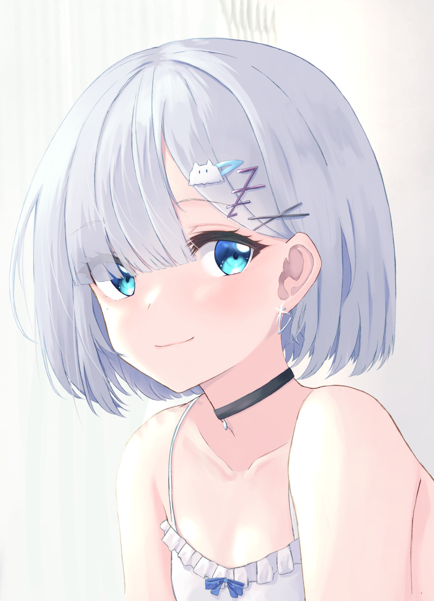 1girl amaner bare_shoulders black_choker blue_bow blue_eyes blunt_bangs bow camisole choker collarbone earrings eyes_visible_through_hair ghost_hair_ornament grey_hair hair_behind_ear hair_ornament hairclip highres jewelry kaga_sumire light_smile looking_at_viewer simple_background solo upper_body virtual_youtuber vspo! white_background white_camisole x_hair_ornament