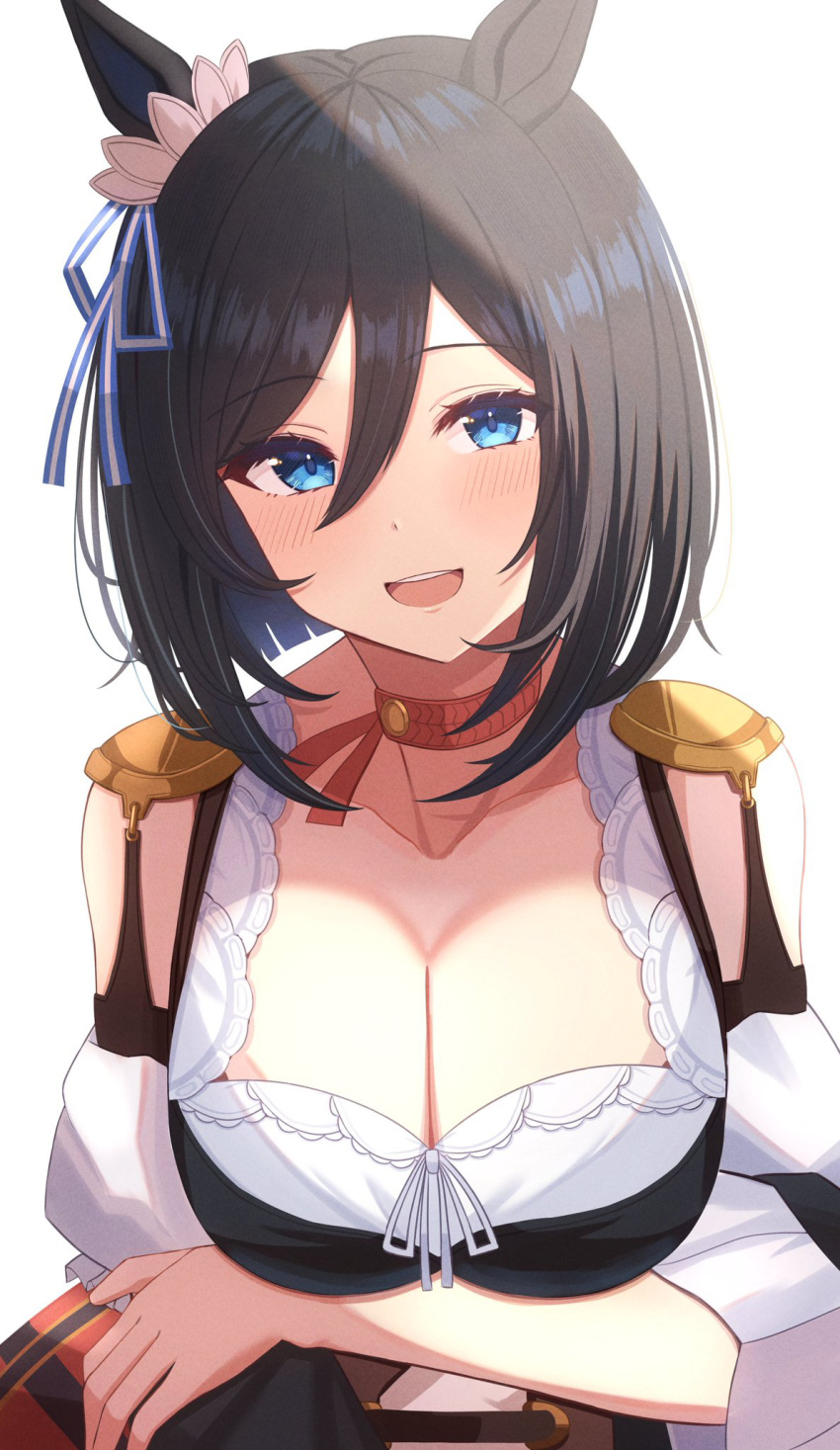 1girl bare_shoulders black_hair blue_eyes breasts cleavage detached_sleeves eishin_flash_(umamusume) german_clothes hair_between_eyes hanma_(user_emma7355) highres horse_girl looking_at_viewer smile solo umamusume upper_body