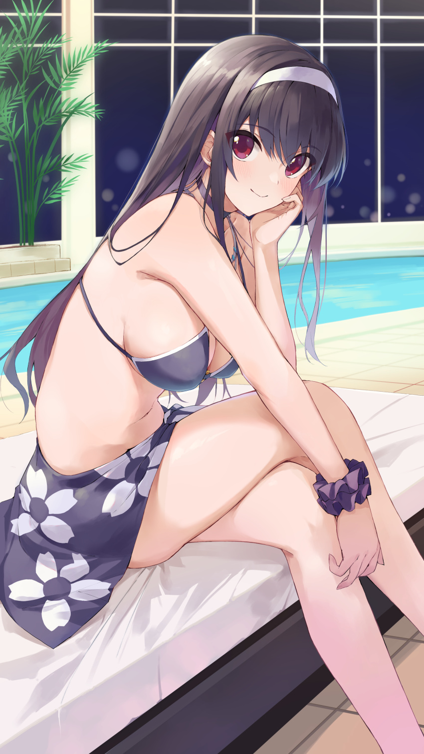 1girl absurdres bikini black_bikini black_choker black_hair blonde_hair breasts choker closed_mouth crossed_legs elbow_rest fang floral_print hairband highres indoors jewelry kasumigaoka_utaha large_breasts long_hair looking_at_viewer navel necklace poolside print_sarong red_eyes saenai_heroine_no_sodatekata sarong scrunchie sitting smile solo stomach swimsuit thighs v-shaped_eyebrows white_hairband window wrist_scrunchie yanagi_marie