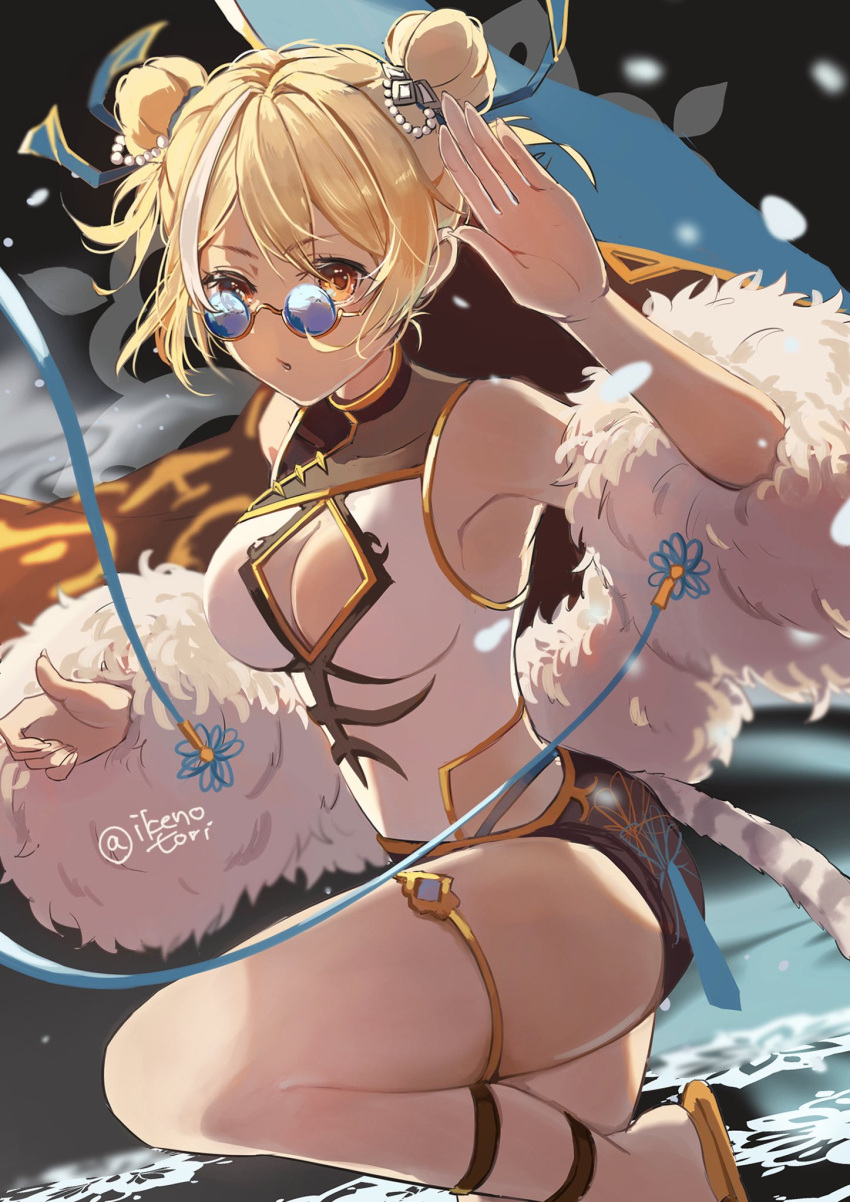 1girl arm_up black_shorts blonde_hair breasts cleavage cleavage_cutout clothing_cutout djeeta_(granblue_fantasy) double_bun feather_boa granblue_fantasy hair_bun highres ikenotori looking_at_viewer multicolored_hair open_mouth orange_eyes sandals shirt short_hair shorts silverroar's_swiftclaw_(granblue_fantasy) sleeveless sleeveless_shirt small_breasts solo streaked_hair tail thigh_strap tiger_tail twitter_username white_shirt