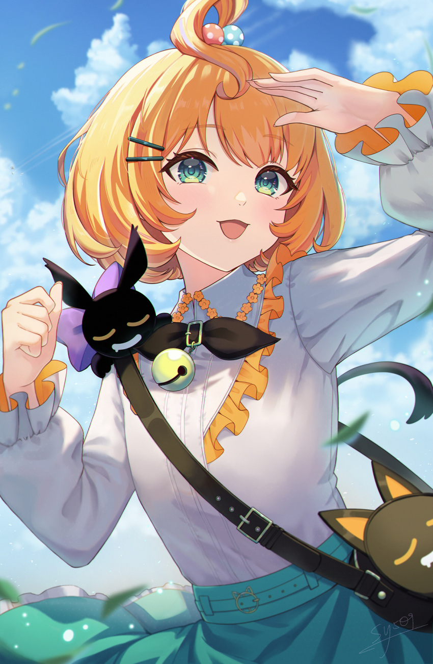 1girl :3 ahoge alternate_costume animal_bag backlighting bag bell blonde_hair blue_sky blush breasts cat_bag cloud commentary cowboy_shot english_commentary green_eyes green_skirt hair_bobbles hair_ornament hairclip hand_up highres long_sleeves looking_at_viewer lucie_(millie_parfait) millie_parfait nijisanji nijisanji_en open_mouth outdoors shirt short_hair skirt sky small_breasts smile sy509 virtual_youtuber white_shirt