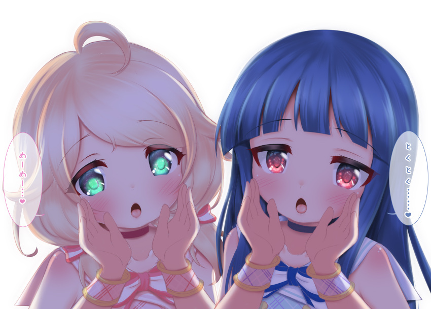 2girls :o ahoge blonde_hair blue_bow blue_bowtie blue_choker blue_dress blue_hair blunt_bangs blush bow bowtie checkered_clothes choker commentary_request dress green_eyes hair_bow hands_up heart highres hosizora_mikoto idolmaster idolmaster_cinderella_girls idolmaster_cinderella_girls_u149 long_hair looking_at_viewer low_twintails medium_hair multiple_girls pink_bow pink_bowtie pink_dress red_choker red_eyes sailor_collar sajo_yukimi sidelocks sleeveless sleeveless_dress speech_bubble translation_request twintails upper_body whispering white_background white_sailor_collar wrist_cuffs yusa_kozue