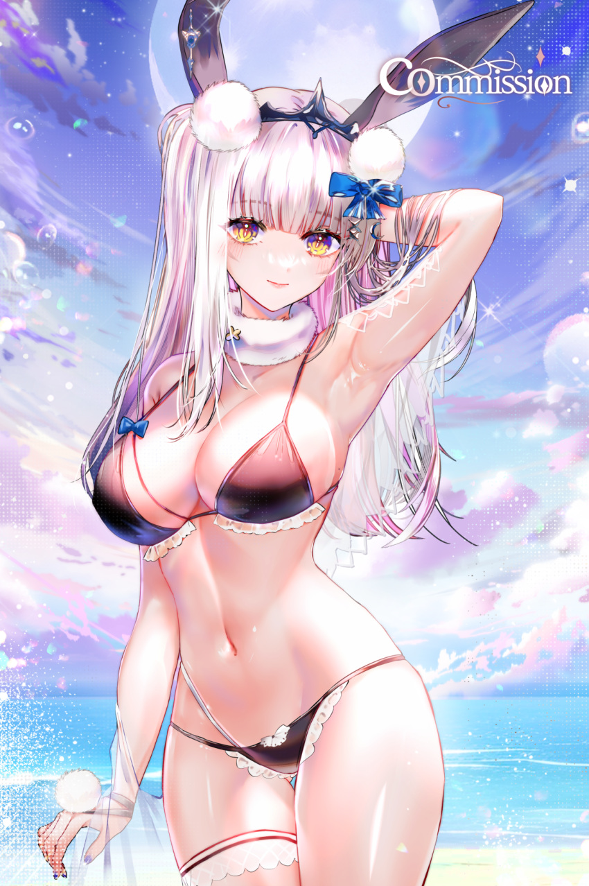 1girl animal_ears arm_behind_head armpits bare_shoulders bikini black_bikini blue_bow bow breasts cleavage closed_mouth commission cowboy_shot english_commentary fur_collar grey_hair hair_bow highres horizon kaavi large_breasts long_hair looking_at_viewer mahjong_soul navel ocean outdoors pom_pom_(clothes) rabbit_ears rabbit_girl see-through smile solo sowon stomach swimsuit thigh_strap yellow_eyes