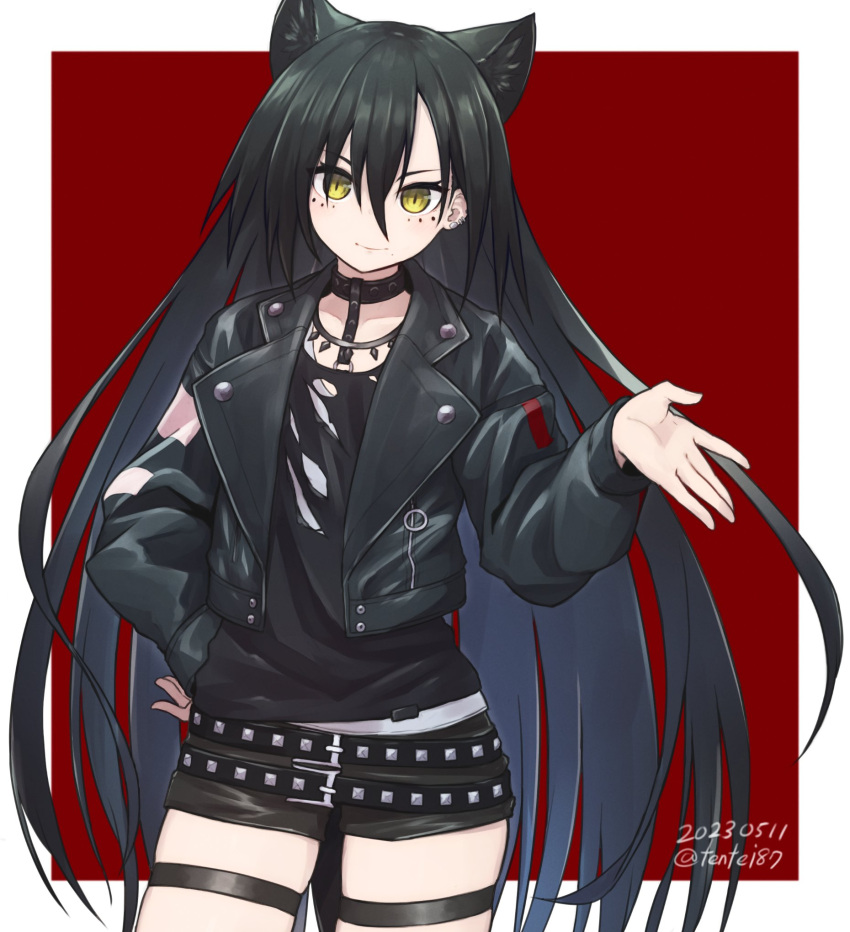 1girl animal_ears arknights belt black_belt black_choker black_hair black_shirt black_shorts border cat_ears cat_girl choker commentary contrapposto cowboy_shot dagda_(arknights) dated hand_up highres long_hair multiple_belts red_background ryota_tentei shirt shorts simple_background slit_pupils solo studded_belt thigh_strap torn_clothes twitter_username undershirt white_shirt yellow_eyes
