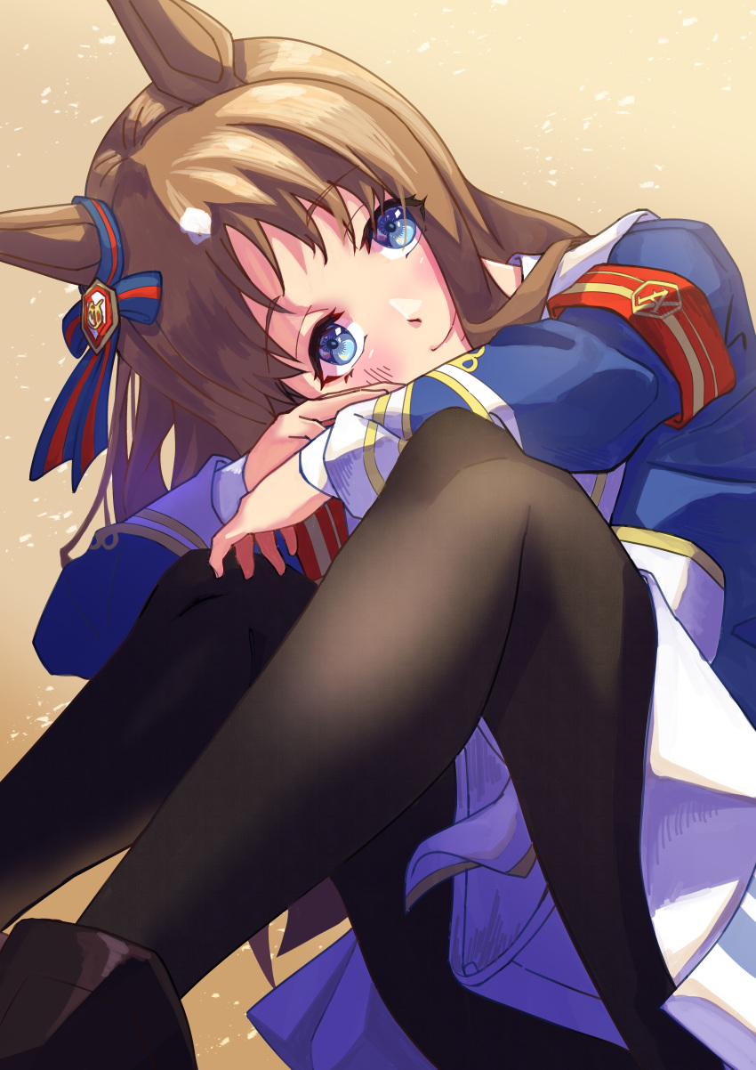 1girl absurdres animal_ears black_footwear black_pantyhose blue_eyes blue_jacket boots brown_hair closed_mouth commentary_request ear_ornament grass_wonder_(umamusume) head_rest highres horse_ears horse_girl jacket kento_(kentdrawing) knees_up light_blush long_hair long_sleeves looking_at_viewer multicolored_hair pantyhose sitting skirt smile solo streaked_hair umamusume white_hair white_skirt