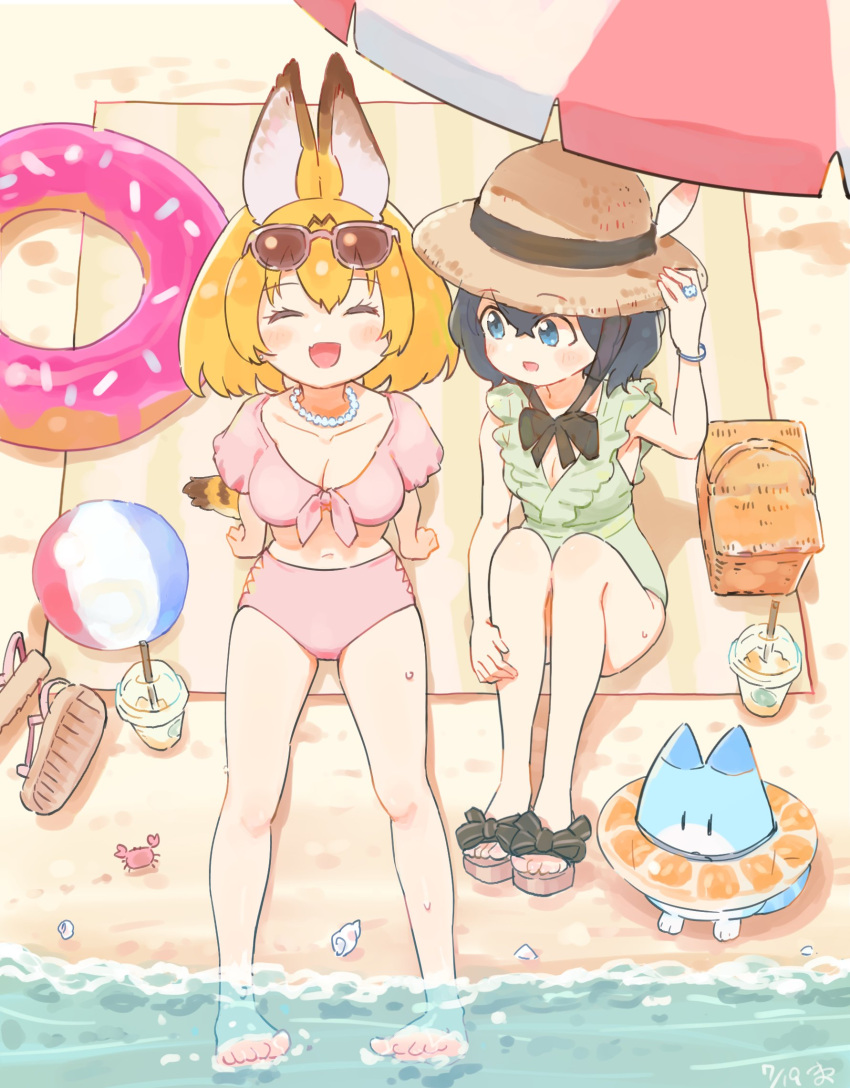 2girls alternate_costume animal_ears bare_arms bare_legs barefoot barefoot_sandals beach bikini black_bow black_bowtie black_hair blonde_hair blue_eyes blush bow bowtie bracelet cat_ears cat_girl cat_tail closed_eyes collarbone eyewear_on_head frilled_one-piece_swimsuit frills green_one-piece_swimsuit hat highres innertube japari_symbol jewelry kaban_(kemono_friends) kemono_friends lucky_beast_(kemono_friends) midriff multiple_girls navel necklace ocean one-piece_swimsuit open_mouth pearl_necklace pink_bikini ring sand sandals sandals_removed serval_(kemono_friends) short_hair smile sun_hat sunglasses swimsuit tail wamawmwm