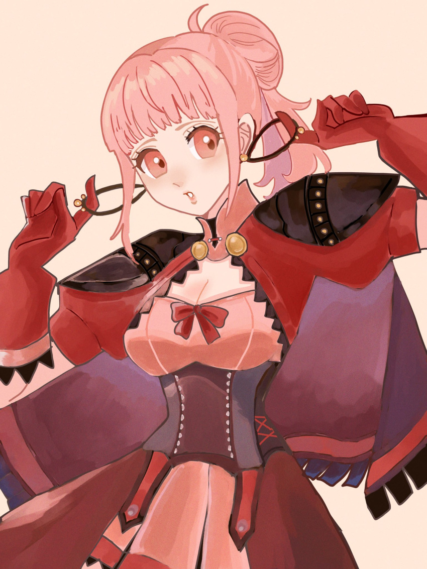 1girl breasts chimney_(chimney0311) cleavage commentary_request fire_emblem fire_emblem:_three_houses fire_emblem_warriors:_three_hopes gloves hair_bun highres hilda_valentine_goneril large_breasts medium_hair official_alternate_costume official_alternate_hairstyle pink_hair ponytail red_eyes red_gloves simple_background solo teeth