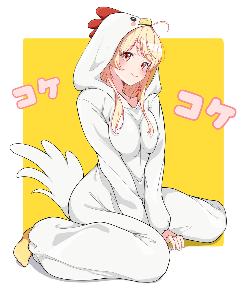 1girl :&gt; absurdres alternate_costume animal_costume animal_hood antenna_hair between_legs blonde_hair breast_press breasts chicken_costume commentary cosplay full_body hand_between_legs highres hololive hood hood_up kigurumi long_hair looking_at_viewer medium_breasts okome_0628 otonose_kanade red_eyes sidelocks sitting smile solo swept_bangs symbol-only_commentary two-tone_background virtual_youtuber wariza white_background yellow_background