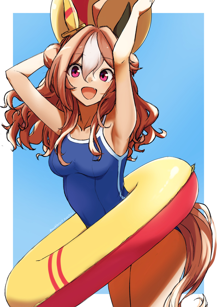 1girl :d absurdres ahoge animal_ears armpits ball beachball blue_background blue_one-piece_swimsuit border breasts brown_hair collarbone commentary competition_school_swimsuit copano_rickey_(umamusume) dated double_bun ear_covers fang hair_between_eyes hair_bun highres holding holding_ball horse_ears horse_girl horse_tail long_hair looking_at_viewer medium_breasts medium_hair multicolored_hair one-piece_swimsuit purple_eyes school_swimsuit simple_background single_vertical_stripe smile solo swimsuit tail tracen_swimsuit twitter_username two-tone_hair umamusume umibudou white_border white_hair