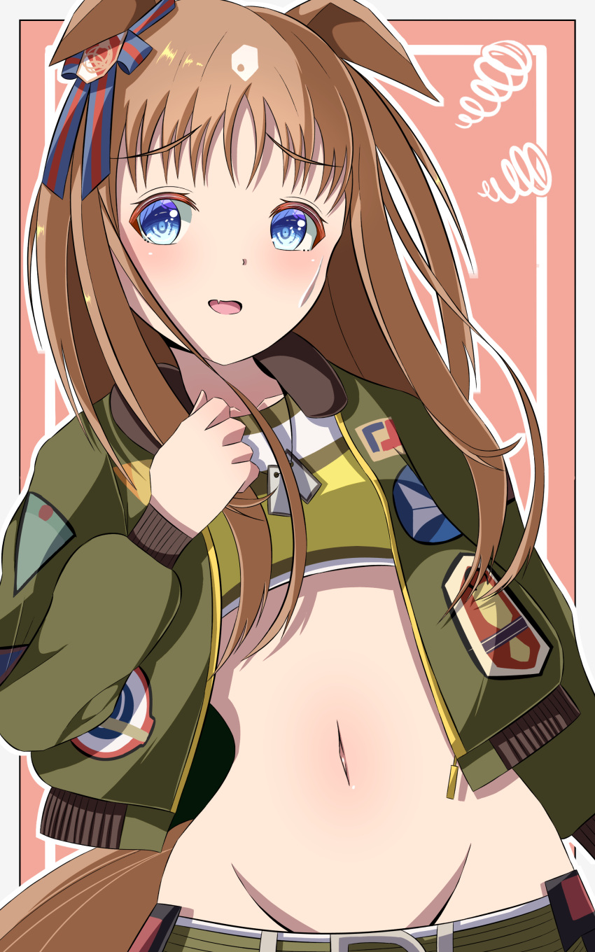 1girl 96dai_0313 absurdres animal_ears blue_eyes bomber_jacket border brown_hair commentary_request cosplay cropped_jacket ears_down grass_wonder_(umamusume) green_jacket green_shirt groin harness highres horse_ears horse_girl horse_tail jacket long_hair long_sleeves mayano_top_gun_(umamusume) mayano_top_gun_(umamusume)_(cosplay) midriff multicolored_hair navel open_clothes open_jacket pink_background shirt simple_background solo squiggle streaked_hair tail umamusume white_border white_hair