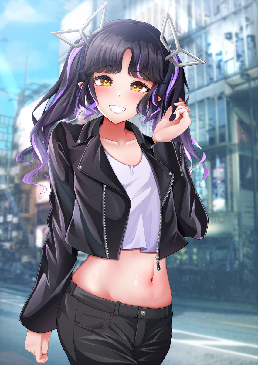 1girl absurdres alternate_costume black_hair black_jacket black_pants blue_sky blurry blurry_background blush building city cloud commentary_request cowboy_shot crop_top cropped_jacket day demon_girl demon_horns grey_horns grey_shirt grin hand_up highres horns jacket kojo_anna long_hair looking_at_viewer medium_bangs midriff multicolored_hair nanashi_inc. navel open_clothes open_jacket outdoors pants parted_lips pointy_ears purple_hair robou_no_stone shirt sky smile solo twintails two-tone_hair virtual_youtuber wavy_hair yellow_eyes zipper