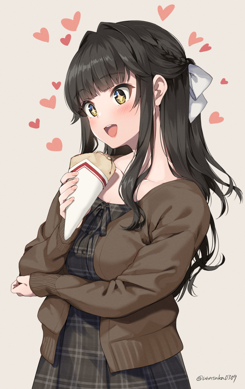 +_+ 1girl :d black_hair blush breasts cardigan collarbone crepe food hair_ribbon heart highres long_hair original pink_background ribbon simple_background sleeves_past_wrists smile solo teeth unasaka_ryou white_ribbon yellow_eyes