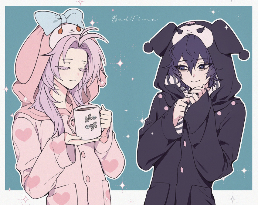 2boys ahoge androgynous aqua_background border closed_eyes closed_mouth colored_eyelashes cosplay cup hajun_(hey_sangha) hatsutori_hajime highres holding holding_cup kuromi kuromi_(cosplay) long_hair male_focus mug multiple_boys my_melody my_melody_(cosplay) onegai_my_melody pink_hair purple_eyes purple_hair saibou_shinkyoku short_hair smile utsugi_noriyuki wavy_hair white_border