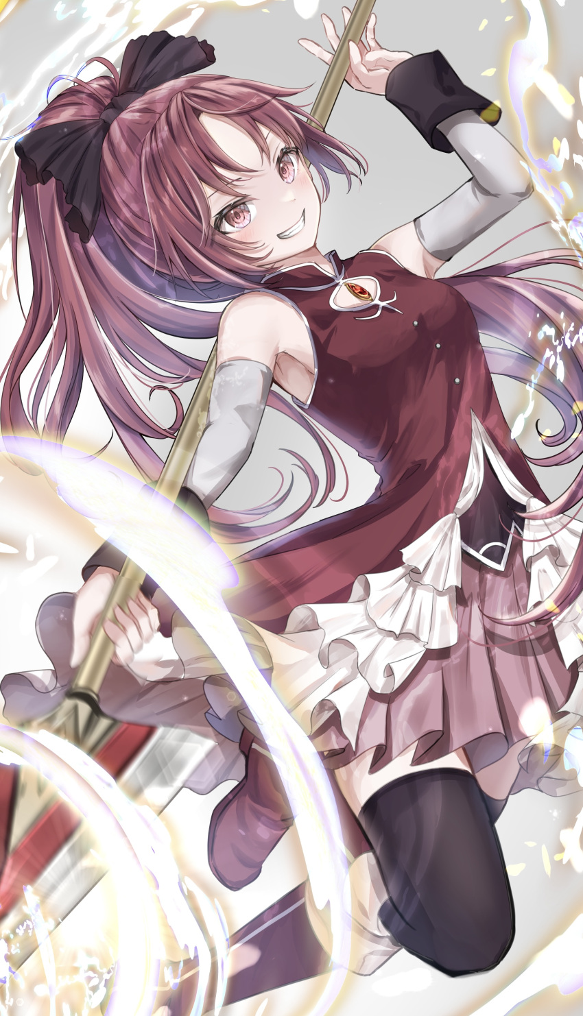 1girl absurdres arm_warmers armpits bare_shoulders black_thighhighs bow breasts detached_sleeves dot_nose grey_background grin hair_bow high_collar highres holding holding_polearm holding_weapon jewelry long_hair magical_girl mahou_shoujo_madoka_magica parted_bangs pink_skirt pleated_skirt polearm ponytail red_eyes red_shirt sakura_kyouko shirt simple_background skirt small_breasts smile solo soul_gem spear teeth thighhighs ukiukikiwi2525 weapon