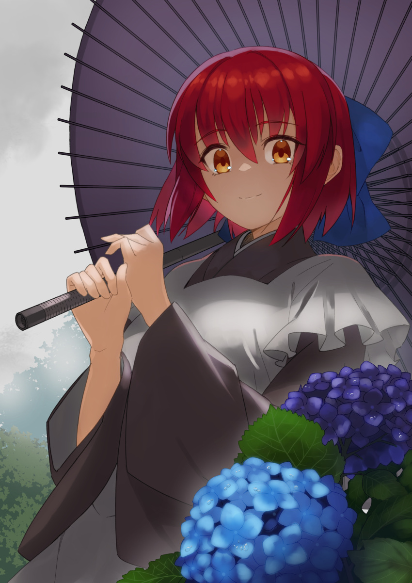 1girl apron blue_bow bow flower hair_bow highres holding holding_umbrella japanese_clothes kimono kohaku_(tsukihime) koyama_keisuke long_sleeves looking_at_viewer maid oil-paper_umbrella red_hair ribbon short_hair smile solo tsukihime umbrella yellow_eyes