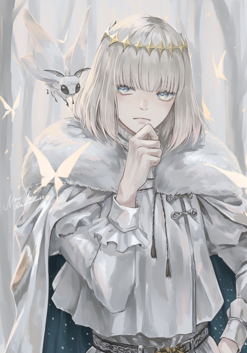 1boy absurdres blanca_(fate) blue_eyes bug butterfly cloak crown diamond_hairband fate/grand_order fate_(series) fur-trimmed_cloak fur_trim grey_hair hand_on_own_face highres long_sleeves male_focus medium_hair moth no_wings noraillust oberon_(fate) upper_body white_cloak