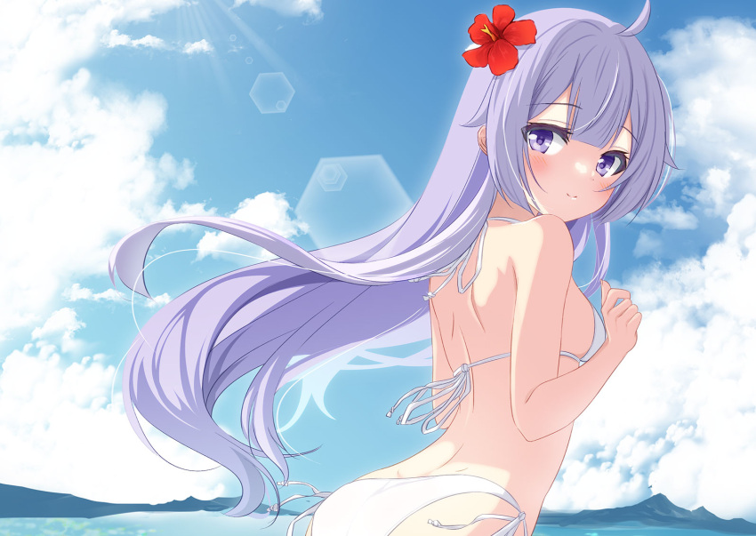 1girl ahoge alternate_costume azur_lane back bare_arms bare_shoulders bikini blue_sky blush breasts closed_mouth cloud commentary_request day flower from_behind hair_flower hair_ornament long_hair ocean outdoors purple_eyes purple_hair shoulder_blades side-tie_bikini_bottom sky small_breasts smile solo sukireto sunlight swimsuit unicorn_(azur_lane) very_long_hair white_bikini