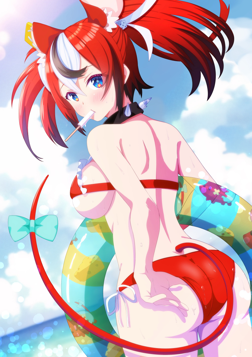 1girl absurdres animal_ears ass bikini black_hair blue_eyes blue_sky bow breasts collar dice_hair_ornament from_behind hair_ornament hakos_baelz highres hololive hololive_english kaden long_hair looking_at_viewer looking_back medium_breasts mouse_ears mouse_girl mouse_tail multicolored_hair ocean outdoors red_hair shiny_skin sky solo spiked_collar spikes standing streaked_hair swimsuit tail tail_bow tail_ornament twintails underboob virtual_youtuber white_hair