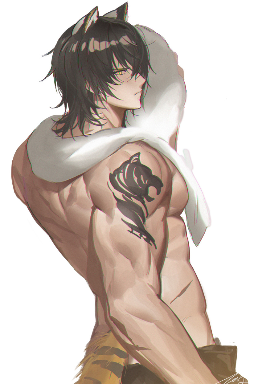 1boy animal_ears arknights arm_tattoo black_hair broca_(arknights) closed_mouth cowboy_shot facing_back highres holding holding_towel looking_at_viewer male_focus muscular muscular_male serious simple_background solo tail tattoo tiger_ears tiger_tail tiger_tattoo towel white_background white_towel zerg_(z79438659)