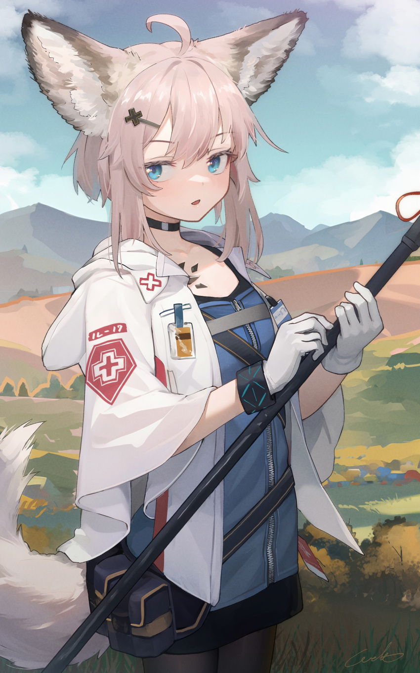 1girl absurdres ahoge animal_ears arknights black_choker black_pantyhose blue_dress blue_eyes blue_sky bracelet choker coat cowboy_shot cross day dress fox_ears fox_girl fox_tail gloves hair_ornament hairclip highres holding holding_staff infection_monitor_(arknights) jewelry long_sleeves looking_at_viewer mountainous_horizon open_clothes open_coat open_mouth oripathy_lesion_(arknights) outdoors pantyhose pink_hair pouch red_cross short_hair sky solo staff sussurro_(arknights) tail welt_(kinsei_koutenkyoku) white_coat white_gloves zipper_pull_tab