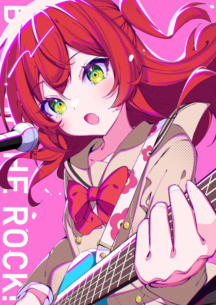 1girl absurdres bocchi_the_rock! bow bowtie brown_sailor_collar brown_shirt collarbone commentary_request copyright_name double-parted_bangs electric_guitar foreshortening gibson_les_paul green_eyes guitar hair_between_eyes highres instrument kita_ikuyo looking_ahead medium_hair microphone mixed-language_commentary music one_side_up open_mouth pink_background playing_instrument red_bow red_bowtie red_hair sailor_collar school_uniform shirt shoulder_strap shuka_high_school_uniform simple_background solo tatejima_uri upper_body