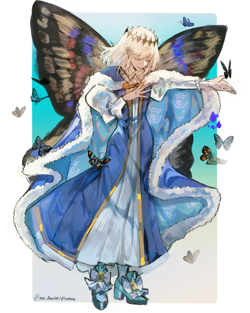 1boy absurdres arthropod_boy blue_cloak blue_dress bug butterfly butterfly_wings cloak closed_eyes crown diamond_hairband dress fate/grand_order fate_(series) full_body fur-trimmed_cloak fur_trim highres insect_wings long_sleeves maidhao male_focus medium_hair oberon_(fate) signature simple_background smile solo white_hair wings