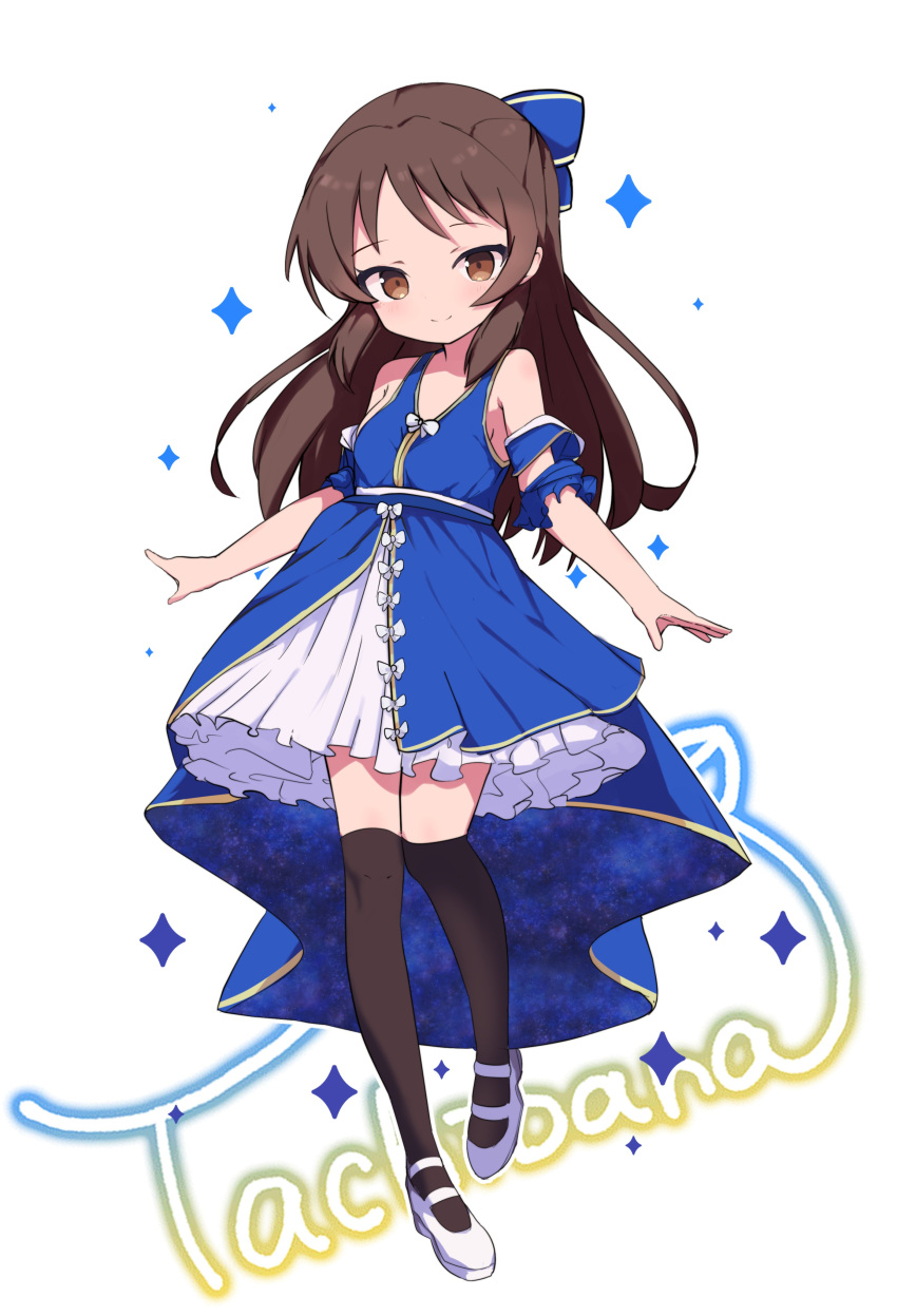 1girl absurdres armband black_thighhighs blue_dress bow breasts brown_eyes brown_hair character_signature commentary dress female_child frilled_skirt frills full_body hair_bow highres idolmaster idolmaster_cinderella_girls idolmaster_cinderella_girls_u149 legs long_hair looking_at_viewer nakoni_(solalalala) sidelocks skirt sleeveless sleeveless_dress small_breasts smile solo sparkle tachibana_arisu thighhighs thighs white_background white_footwear white_skirt zettai_ryouiki