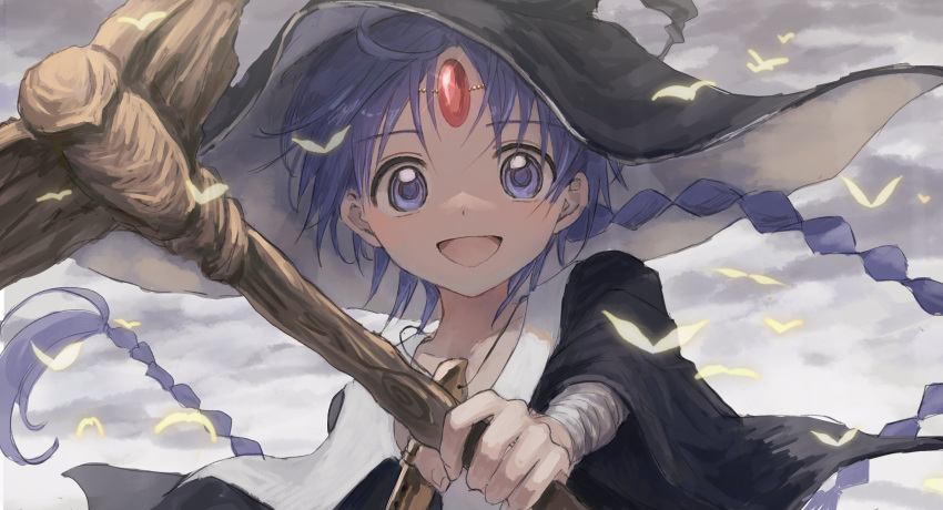 1boy aladdin_(magi) arm_up bandaged_arm bandages black_cape blue_hair braid cape cloud cloudy_sky fingernails forehead_jewel gem grey_headwear grey_sky hat highres holding jewelry kumagai_yuka long_hair long_sleeves looking_at_viewer magi_the_labyrinth_of_magic male_focus necklace open_mouth outdoors parted_bangs purple_eyes red_gemstone shirt sky smile solo sparkle tongue white_shirt wide_sleeves witch_hat