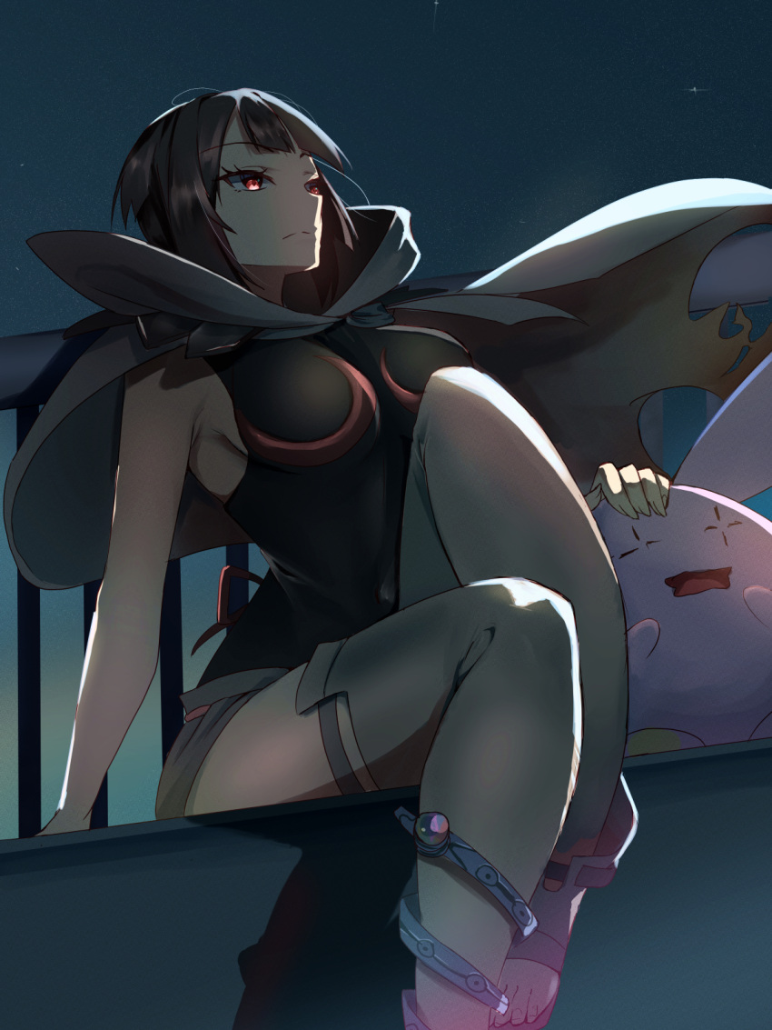 1girl against_fence anklet armpits black_cloak black_hair breasts cloak commentary_request fence grey_shorts grey_thighhighs highres jewelry large_breasts medium_bangs mixed-language_commentary momdy_(talesshinja) night night_sky over-kneehighs pokemon pokemon_(creature) pokemon_(game) pokemon_oras red_eyes short_hair short_shorts shorts sideboob sitting sky solo thighhighs whismur zinnia_(pokemon)