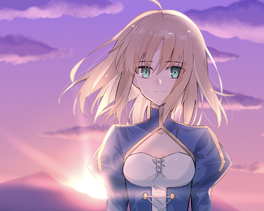 1girl ahoge artoria_pendragon_(fate) blonde_hair blue_sky cleavage_cutout clothing_cutout cloud cloudy_sky fate/stay_night fate_(series) game_cg gradient_background green_eyes hair_between_eyes highres juliet_sleeves long_sleeves looking_at_viewer medium_hair nayu_tundora orange_sky parted_bangs puffy_sleeves saber sky solo sunset