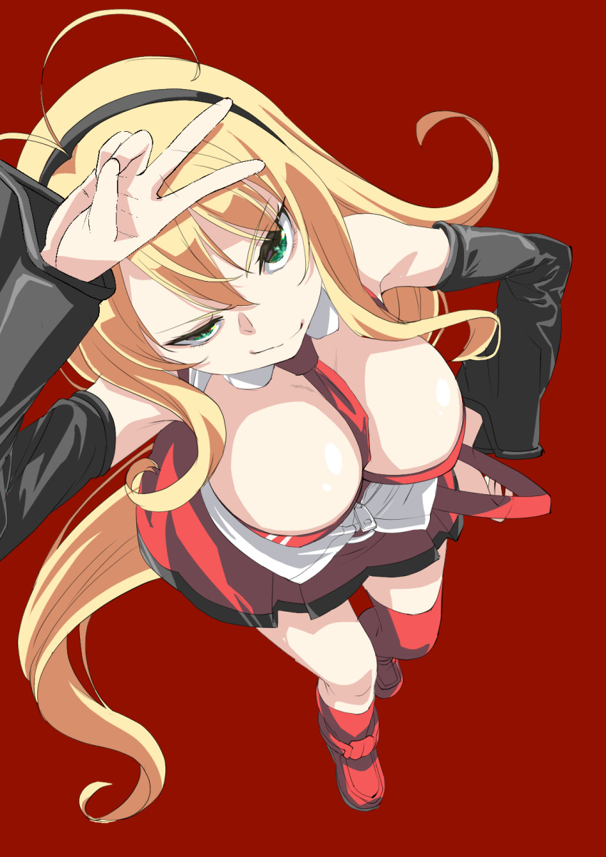 1girl antenna_hair bare_shoulders blonde_hair boots breasts cleavage collar detached_sleeves green_eyes hair_between_eyes hairband highres large_breasts long_hair looking_at_viewer looking_up mukai necktie red_background single_thighhigh skirt sleeveless solo thighhighs tsurumaki_maki v very_long_hair voiceroid wide_sleeves