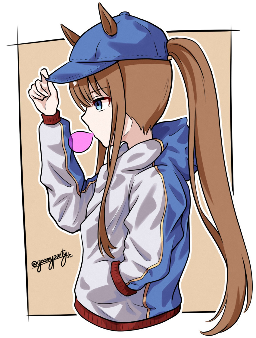 1girl animal_ears arm_up baseball_cap blue_eyes blue_headwear brown_background brown_hair bubble_blowing chewing_gum ears_through_headwear goom_(goomyparty) grass_wonder_(umamusume) hand_in_pocket hand_on_headwear hat highres hood hood_down hoodie horse_ears long_hair long_sleeves outline ponytail profile puffy_long_sleeves puffy_sleeves solo two-tone_background umamusume very_long_hair white_background white_hoodie white_outline