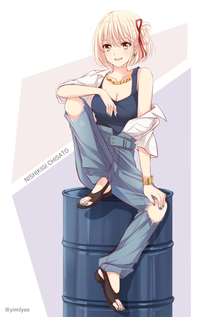 1girl blonde_hair blue_nails blue_pants bracelet breasts buttons camisole character_name commentary_request drum_(container) earrings fingernails full_body hair_ribbon highres jewelry knee_up lycoris_recoil necklace nishikigi_chisato open_mouth pants red_ribbon ribbon shirt short_hair sitting solo teeth toenails torn_clothes torn_pants twitter_username upper_teeth_only white_shirt yellow_eyes yimilyee