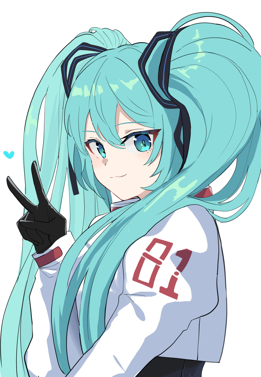 1girl absurdres black_gloves gloves green_eyes green_hair hatsune_miku highres inapple long_hair looking_at_viewer simple_background solo twintails vocaloid white_background