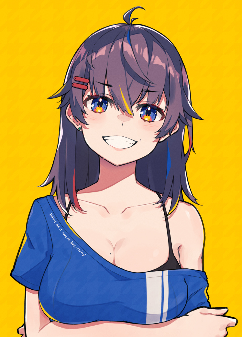 1girl absurdres ahoge akitoh-shino arms_under_breasts blue_eyes blue_shirt breasts cleavage crossed_arms earrings grin hair_ornament hairclip highres jewelry large_breasts looking_at_viewer mole mole_above_mouth mole_on_breast multicolored_hair off-shoulder_shirt off_shoulder original shirt simple_background smile solo streaked_hair stud_earrings upper_body yellow_background